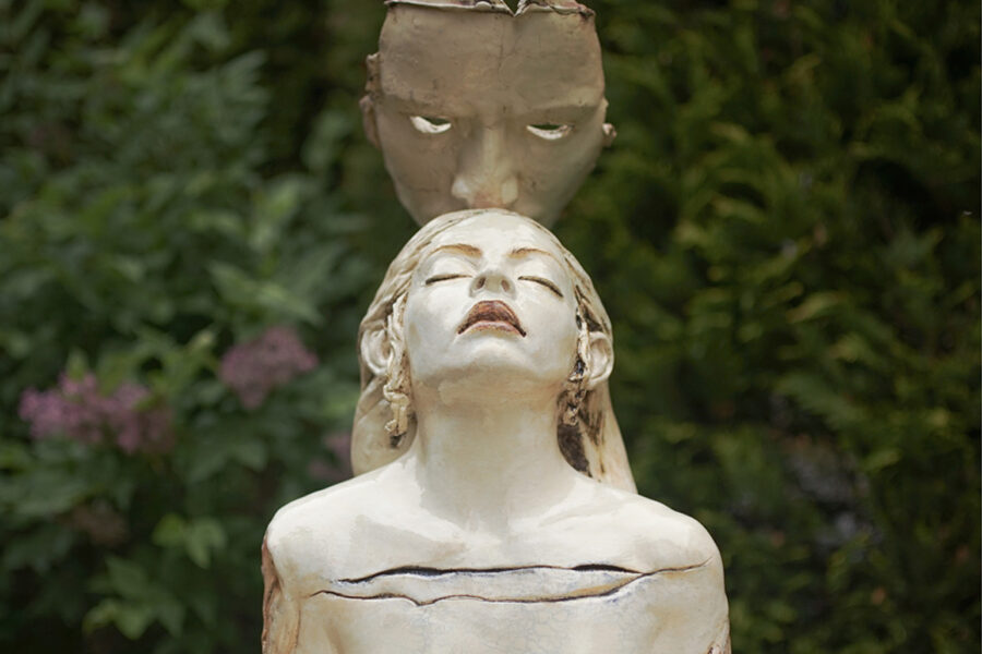 „Wyrzeźbione z serca, by je dotknąć” wystawa rzeźb Joanny Bruździńskiej